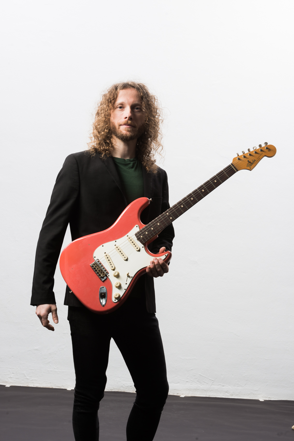 Alex Álvarez guitarrista profesional 